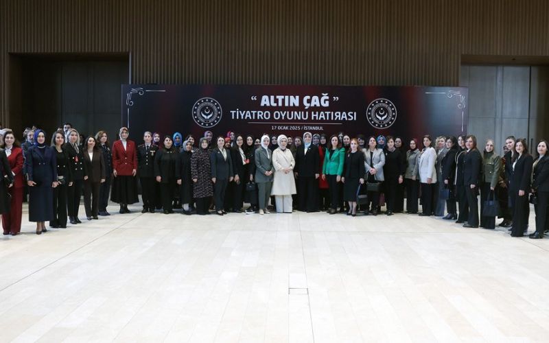 “Altın Çağ” Tiyatro Oyunu Beğeniyle İzlendi