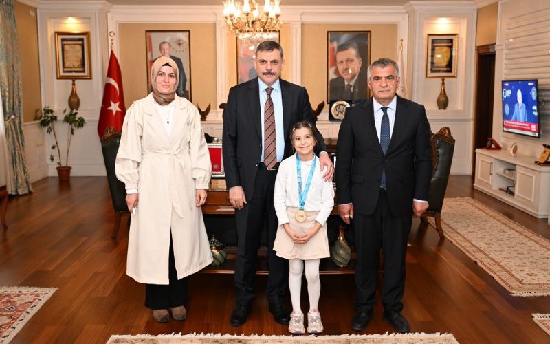 Vali Mustafa Çiftçi, Türkiye Şampiyonu Elif Tuba Uçgun’u Kabul Etti