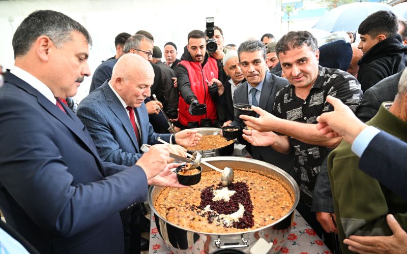Vali Mustafa Çiftçi, Aşure İkramı Programına Katıldı