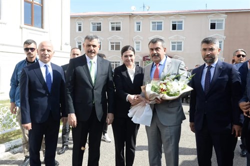 Milli Eğitim Bakanı Sn. Yusuf Tekin'den Erzurum Valisi Sn. Mustafa ÇİFTÇİ'ye Hayırlı Olsun Ziyareti