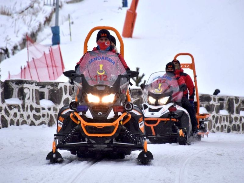 Palandöken Kayak Merkezi’nde Yasaklı Bölgede Snowboard Yapan Şahsa İdari İşlem Uygulandı